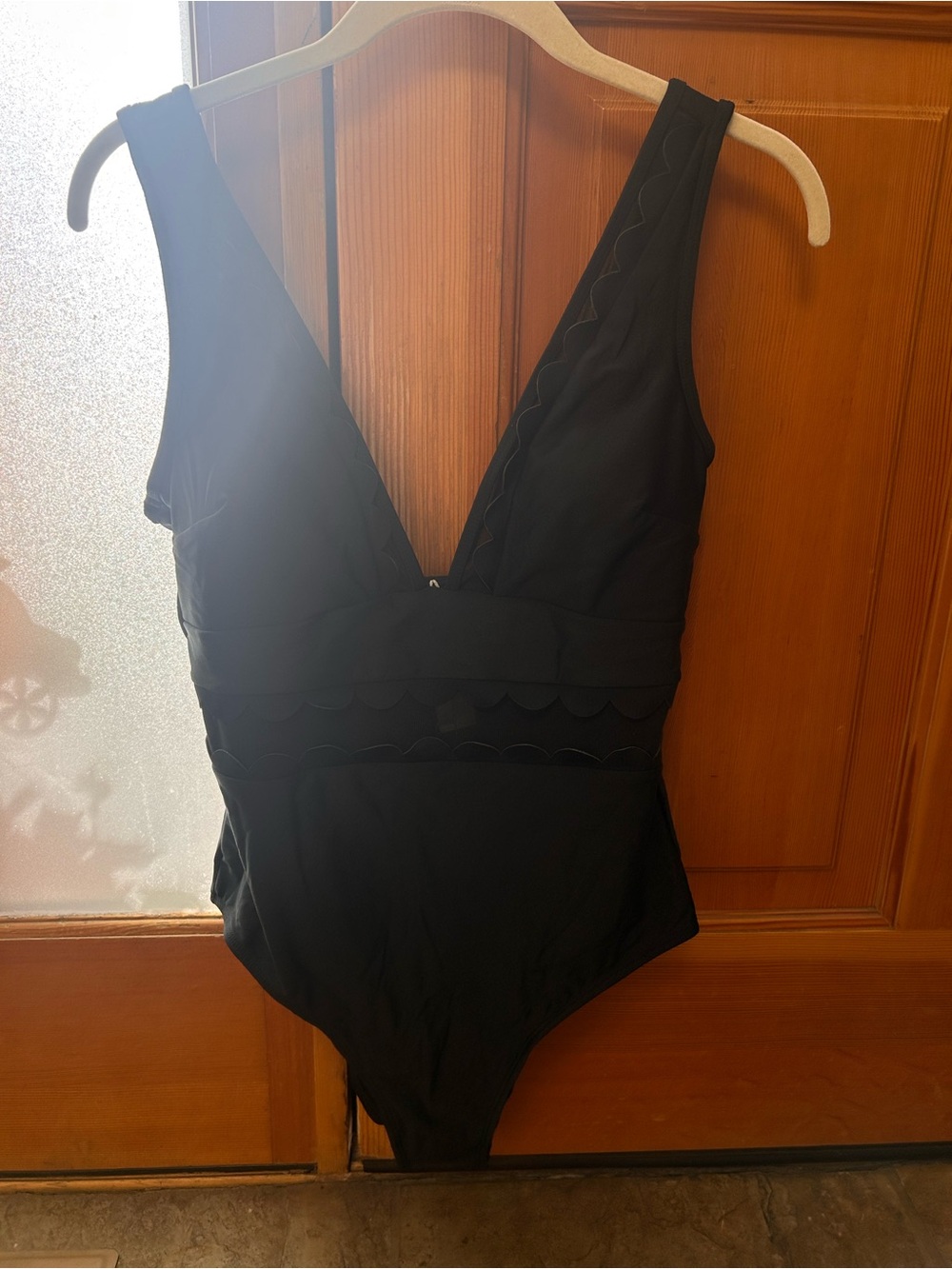 Cupshe Black Scalloped V-Neck One-Piece Swimsuit